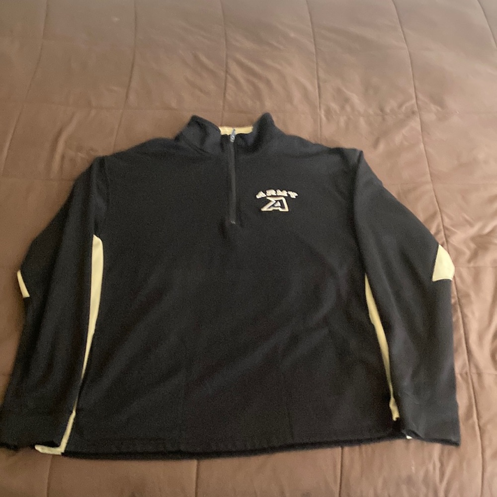 ARMY BLACKNIGHTS-Men’s 2XL 1/4 Zip Sweatshirt! Gently Worn and Comfortable!